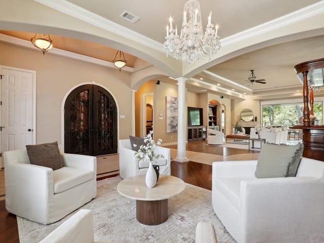 9708 Palmbrook Dr