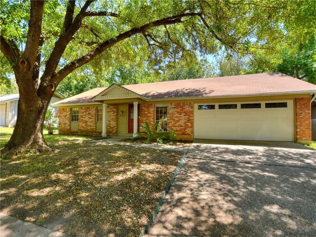 9709 Ochiltree Dr