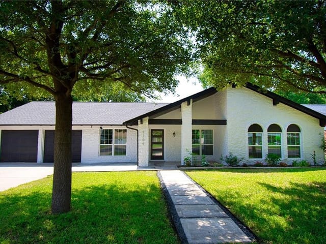 9709 Parkfield Dr