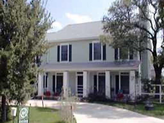 9709 SAUGUS LN