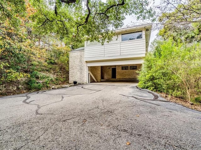 98 Wallis Dr
