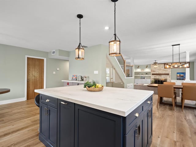 9800 Knotty Pine Cv