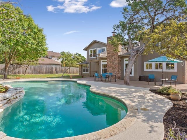 9800 Ravenwood Cv