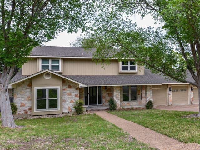 9801 Talleyran Dr