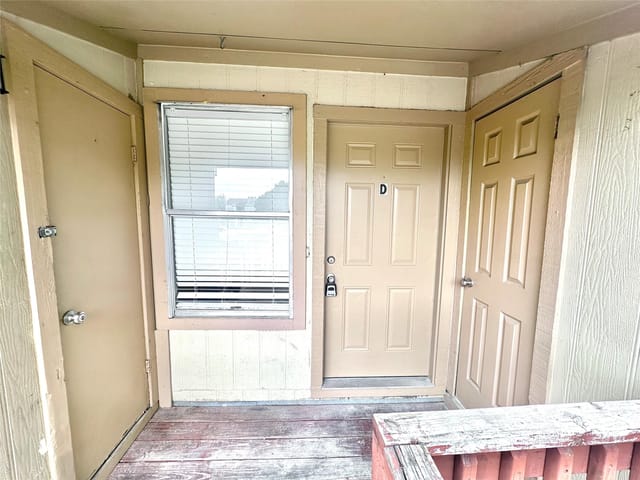 9808 Roxanna DR Unit #D