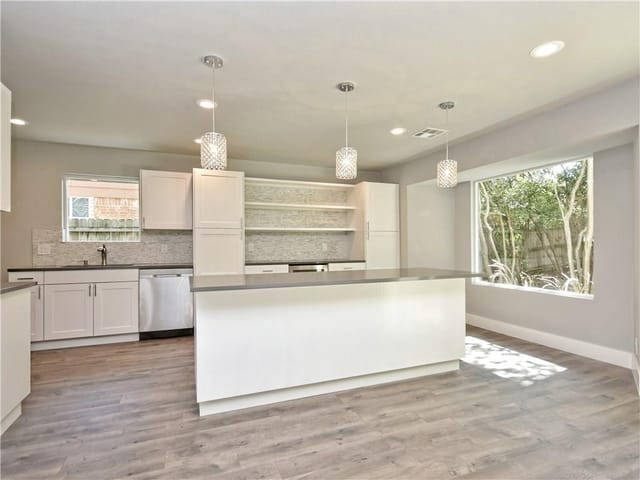 9811  Parkfield Dr