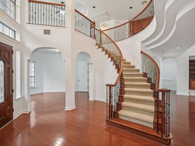 9811 Tree Bend Cv