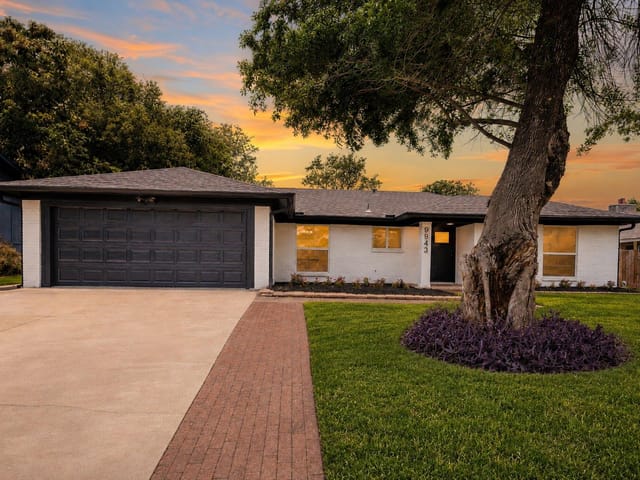 9843 Childress DR