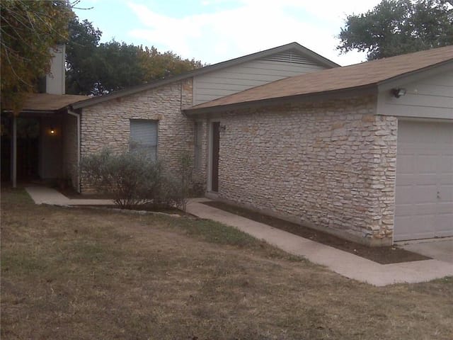 9901 Hundred Oaks Cir