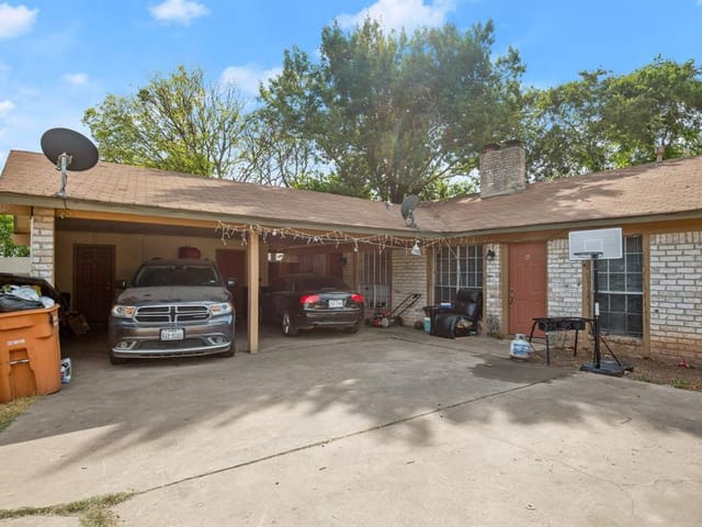9904 Randall Dr