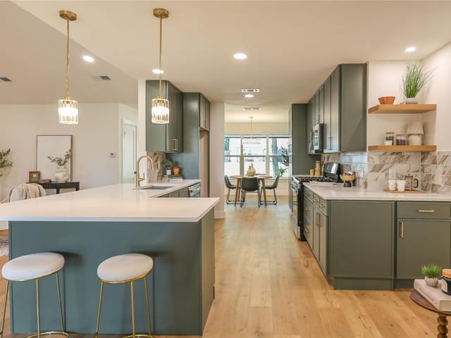 9911 Woodshire DR