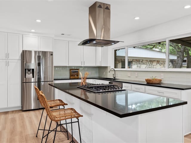 9926 Ledgestone Ter