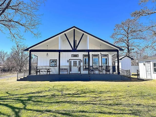 195 Covert DR