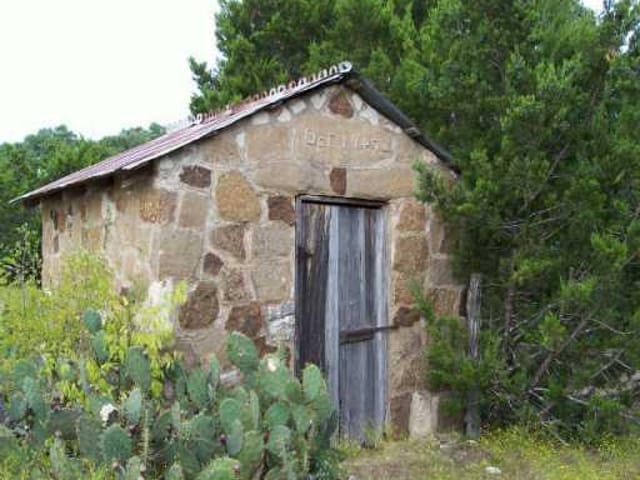 LOT 4 EAST WATERHOLE RD