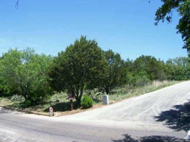 Lt2026 BayBlvd/PurpleGranite