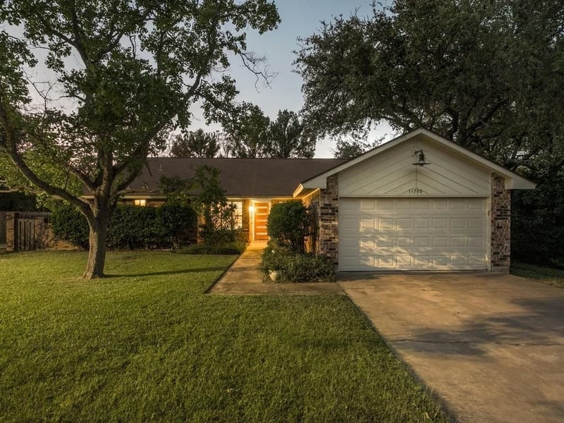 Virtual tour of 11700 Crosstimber Dr