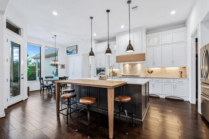 Virtual tour of 16512 Leopold TRL