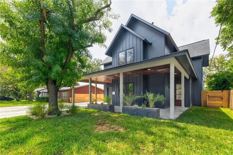 Virtual tour of 1813 Cullen Ave Unit #1
