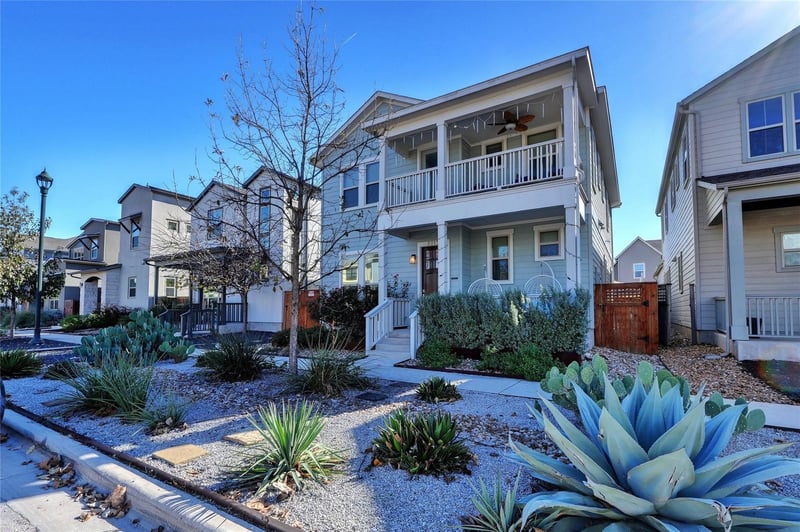 Virtual tour of 2215 Mc Bee ST