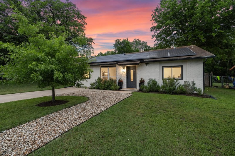 Virtual tour of 2218 Palmera CV