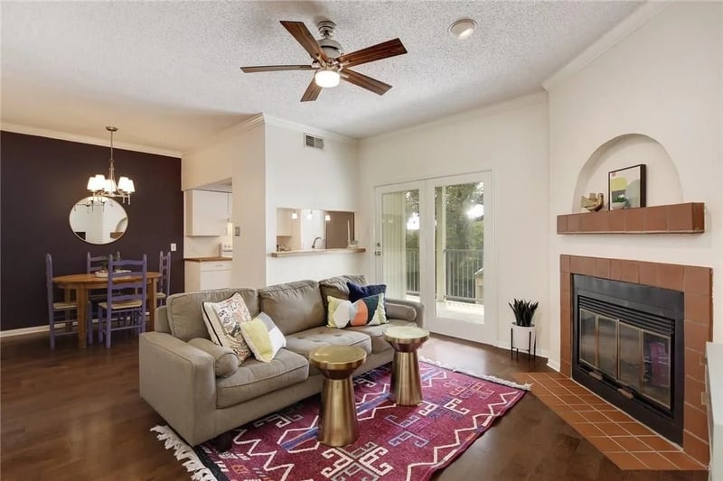 Virtual tour of 3840 Far West Blvd Unit #218