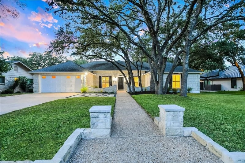 Virtual tour of 4210 Endcliffe DR