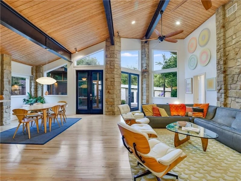 Virtual tour of 4811 Shoal Creek Blvd