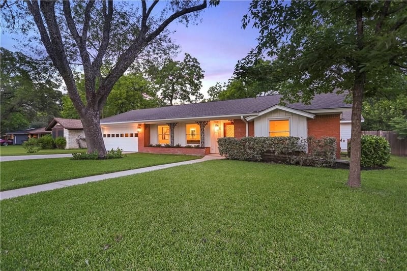 Virtual tour of 6207 Shoal Creek DR