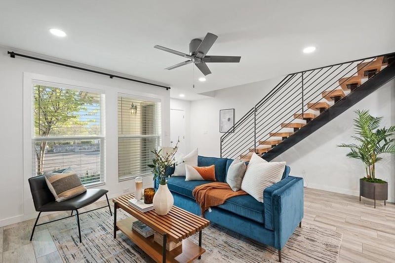 Virtual tour of 6910 Hart LN Unit #706