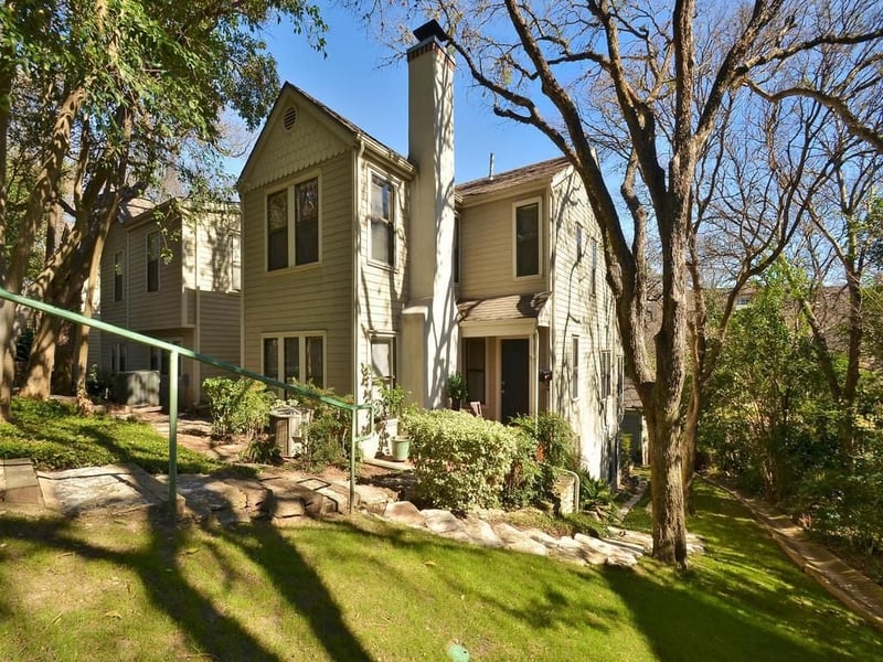 Virtual tour of 729 Patterson Ave