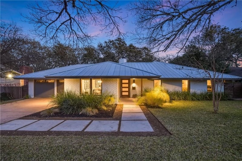 Virtual tour of 7307 Mesa Dr