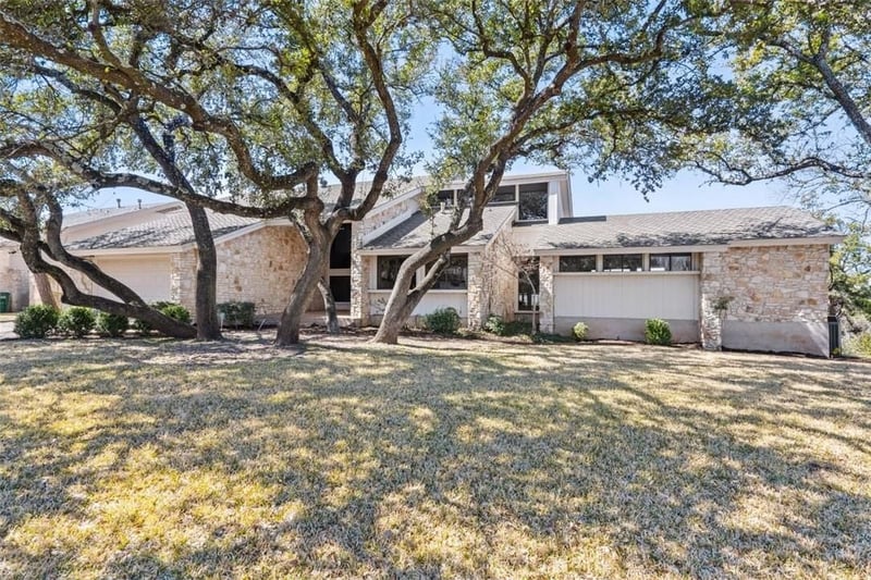 Virtual tour of 7400 E Valburn DR