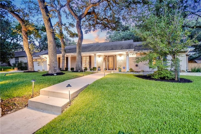 Virtual tour of 7703 Ridgestone DR