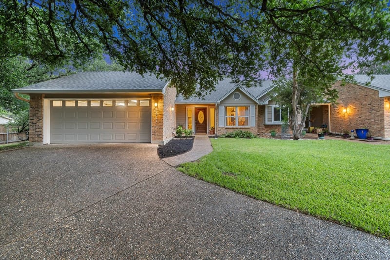Virtual tour of 7911 Cavalry CT