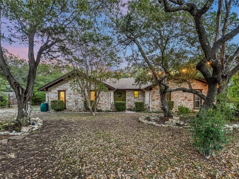 Virtual tour of 9203 Lauralan DR