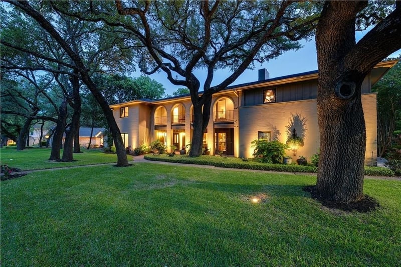Virtual tour of 9305 Cedar Crest Dr