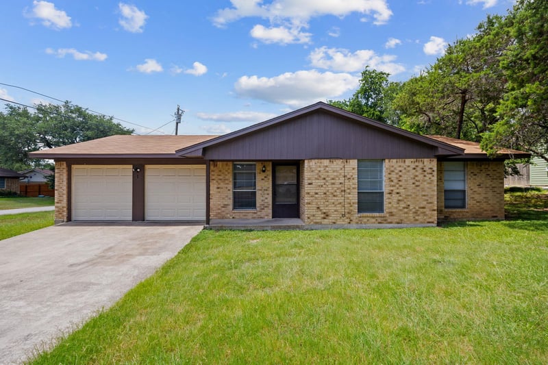 Virtual tour of 1 Cliffside Dr