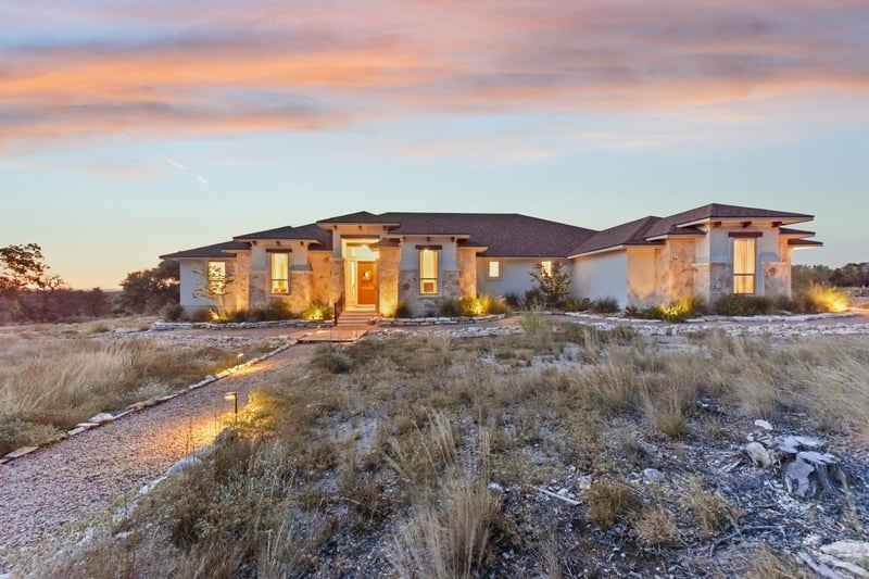 Virtual tour of 100 W Leaning Madrone DR