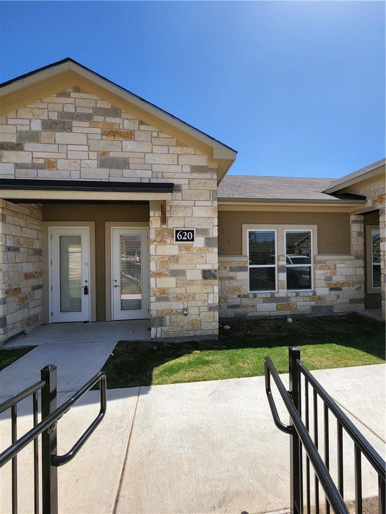 Virtual tour of 1000 Gattis School RD Unit #620