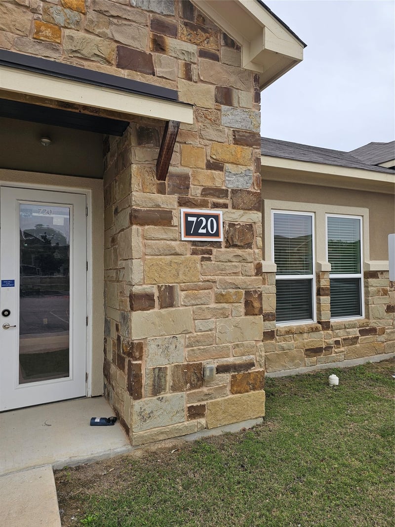 Virtual tour of 1000 Gattis School RD Unit #720