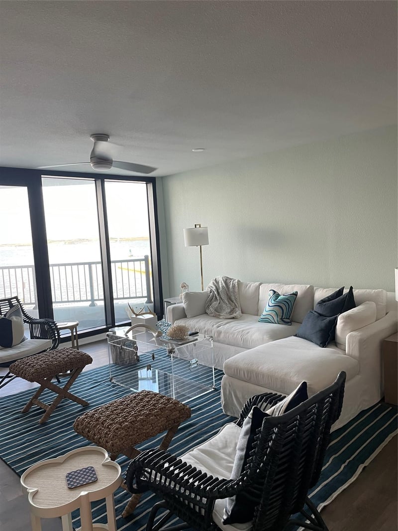 Virtual tour of 1000 N Station St Unit #106