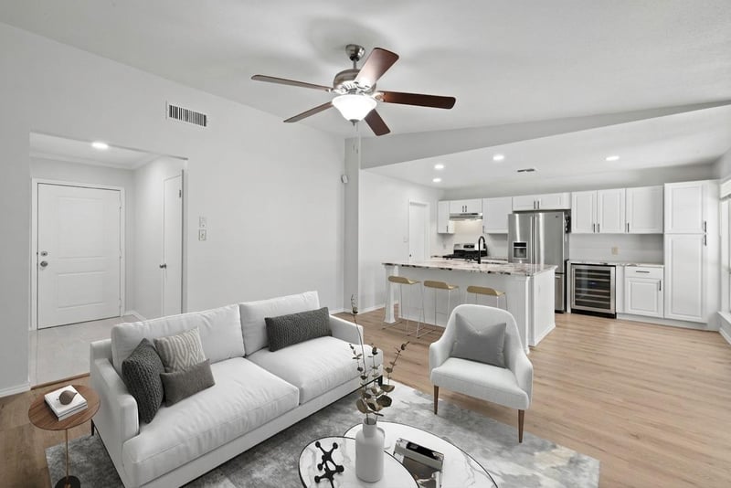 Virtual tour of 10001 Woodglen Dr
