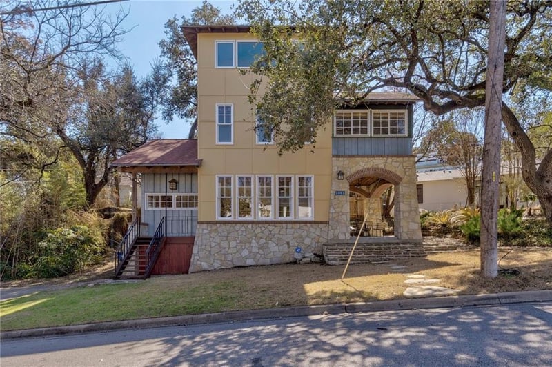 Virtual tour of 1001 Avondale RD