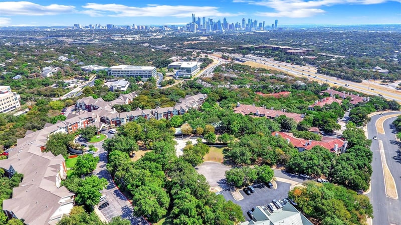 Virtual tour of 1001 Land Creek CV