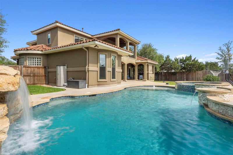 Virtual tour of 1001 Villa Hill DR