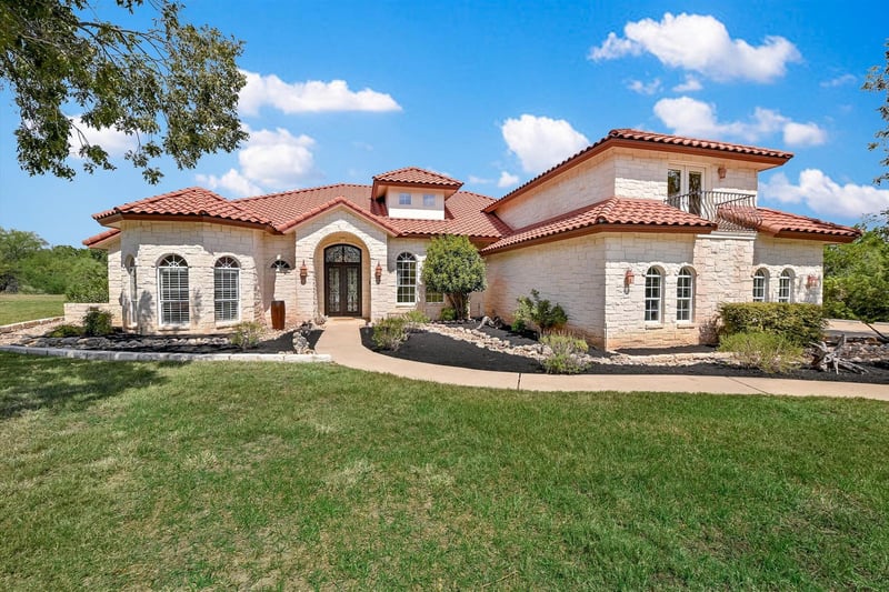 Virtual tour of 1001 Wesley Ridge DR