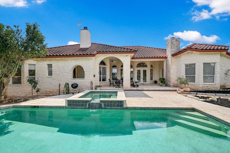 Virtual tour of 1001 Wesley Ridge Dr