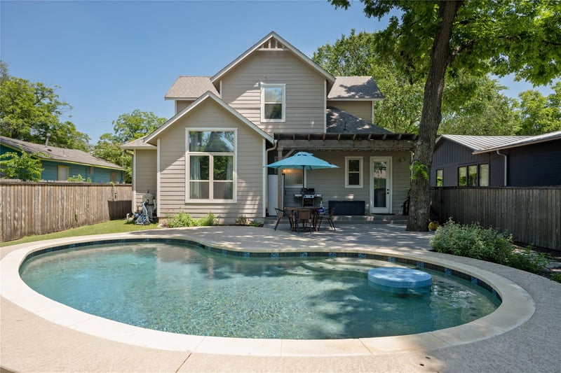 Virtual tour of 1002 Linden ST