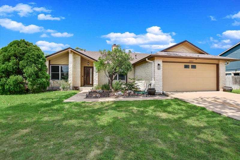 Virtual tour of 1002 W Noton ST
