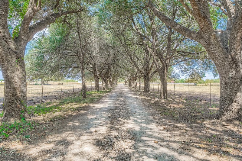 Virtual tour of 10026 Fm 1660